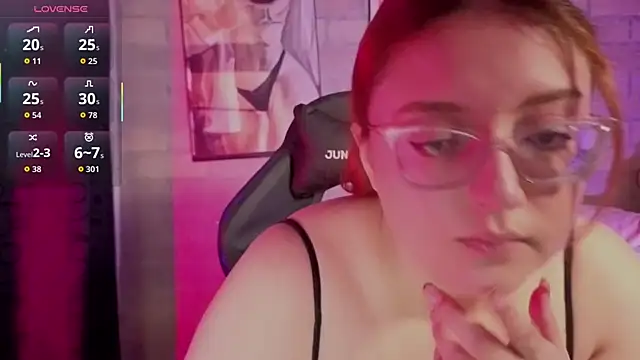 Snapshot of Mia_Franklyn chatting on 03.08.26 Mia Franklyn online show from 03.08.26
