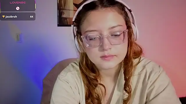 Snapshot of Mia_Franklyn chatting on 04.28.26 Mia Franklyn online show from 04.28.26