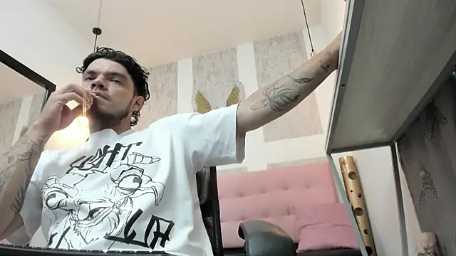 Enzo Turner online show from 01.11.26