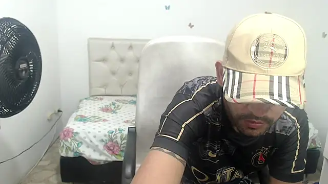 Snapshot of wildchris_ chatting on 01.13.26 wildchris online show from 01.13.26