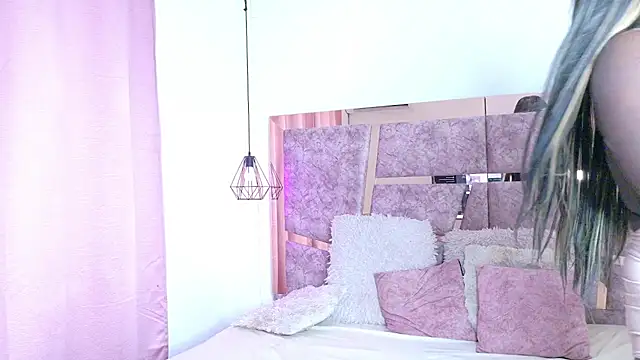 JuliKeita online show from 02.03.26