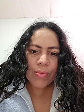 Snapshot of _Zhamira chatting on 02.06.26 Zhamira online show from 02.06.26