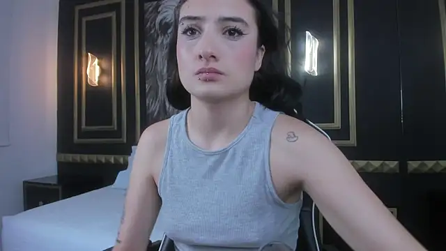 emma hiltonn  online show from 02.25.26