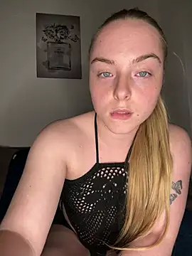 Snapshot of Bayleighjohnson18 chatting on 03.05.26 Bayleighjohnson18 online show from 03.05.26