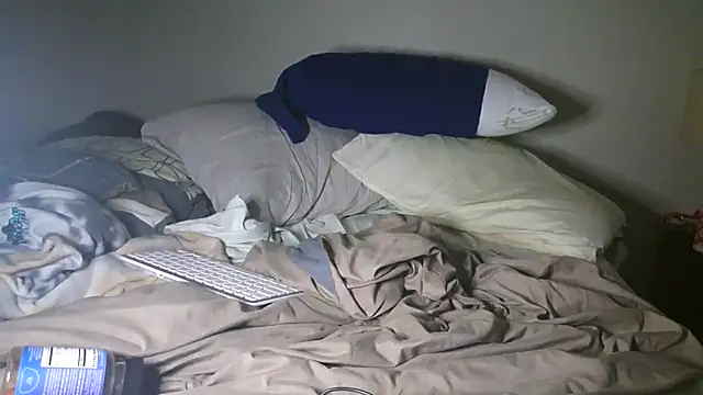 Snapshot of FrankieFuckMe chatting on 03.27.26 FrankieFuckMe online show from 03.27.26