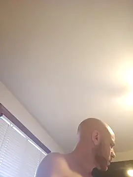 Snapshot of FrankieFuckMe chatting on 04.01.26 FrankieFuckMe online show from 04.01.26