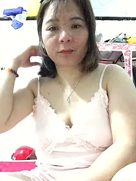 Snapshot of ManaMi-Ami chatting on 02.28.26 ManaMi-Ami online show from 02.28.26