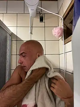 Snapshot of dogfrota chatting on 02.17.26 dogfrota online show from 02.17.26