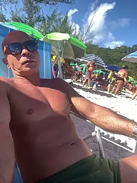 Snapshot of dogfrota chatting on 02.21.26 dogfrota online show from 02.21.26