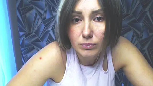 NikkiKiss    online show from 04.13.26