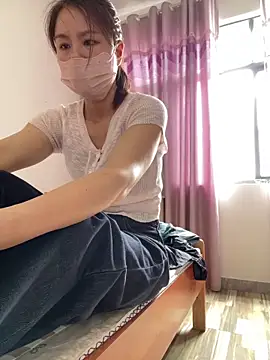Snapshot of Sini-ii chatting on 05.17.26 Sini-ii online show from 05.17.26