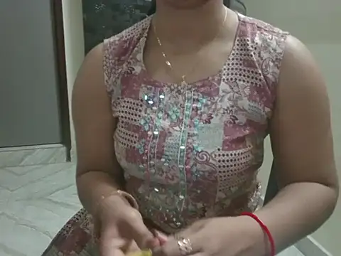 Snapshot of Adaa7 chatting on 04.27.26 Adaa7 online show from 04.27.26
