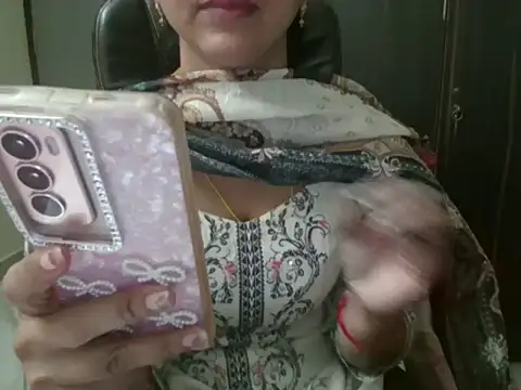 Snapshot of Adaa7 chatting on 05.23.26 Adaa7 online show from 05.23.26