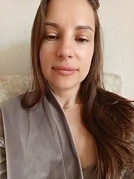 Snapshot of She-Moon chatting on 06.18.26 She-Moon online show from 06.18.26
