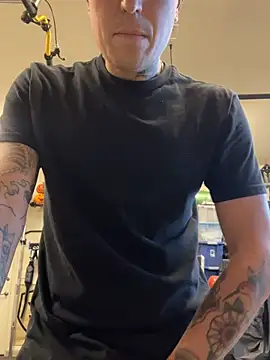 Snapshot of brngitdwn chatting on 01.11.26 brngitdwn online show from 01.11.26