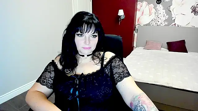 Victoria booth online show from 02.18.26