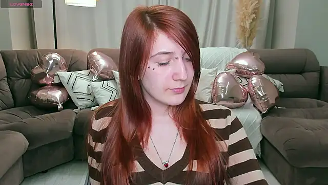 Snapshot of Polly_Sweet chatting on 02.12.26 Polly Sweet online show from 02.12.26