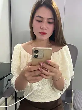 Snapshot of Llabi2k chatting on 03.13.26 Llabi2k online show from 03.13.26