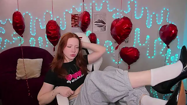 Snapshot of Katrys chatting on 02.16.26 Katrys online show from 02.16.26