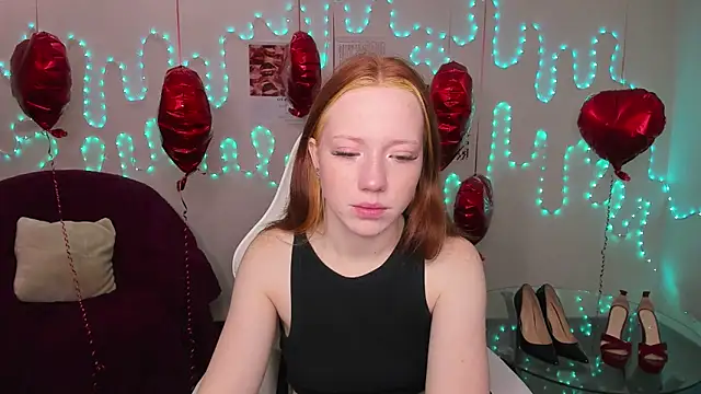 Snapshot of Katrys chatting on 02.25.26 Katrys online show from 02.25.26