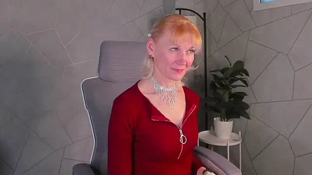 Julie Lucas online show from 03.27.26