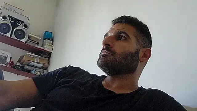 Snapshot of marios87xxl chatting on 08.01.26 marios87xxl online show from 08.01.26
