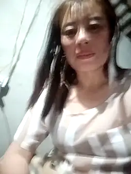 Snapshot of kaia-cam chatting on 02.28.26 kaia-cam online show from 02.28.26