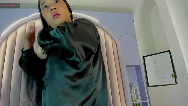 ChloeeMiller   online show from 02.17.26