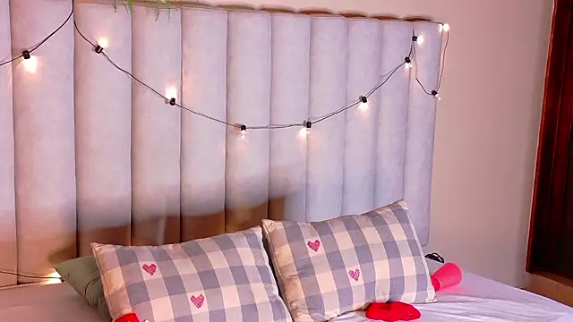 ChloeeMiller   online show from 03.02.26