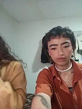 Snapshot of AlexxaAndRileyy chatting on 05.24.26 AlexxaAndRileyy online show from 05.24.26