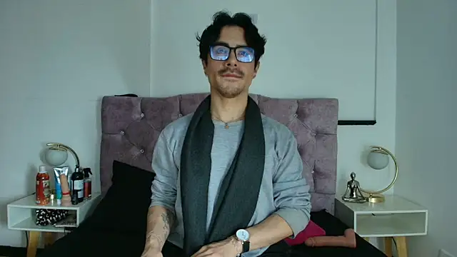 Ethan Briggs  online show from 03.03.26