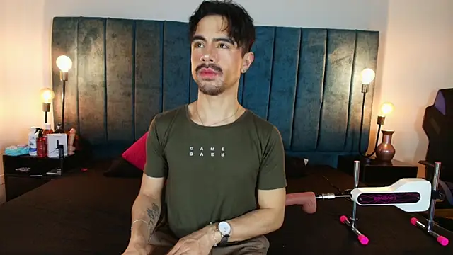 Ethan Briggs  online show from 03.13.26