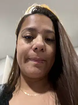 Snapshot of Pretty__Milf chatting on 03.12.26 Pretty Milf online show from 03.12.26