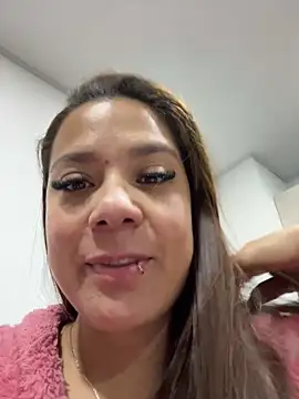 Snapshot of Pretty__Milf chatting on 03.16.26 Pretty Milf online show from 03.16.26