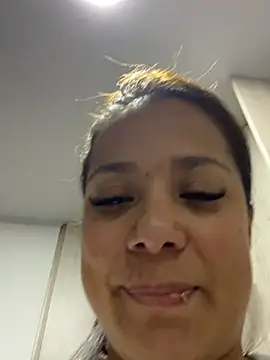 Snapshot of Pretty__Milf chatting on 03.31.26 Pretty Milf online show from 03.31.26