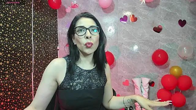 Snapshot of adellelennoxx chatting on 02.17.26 adellelennoxx online show from 02.17.26