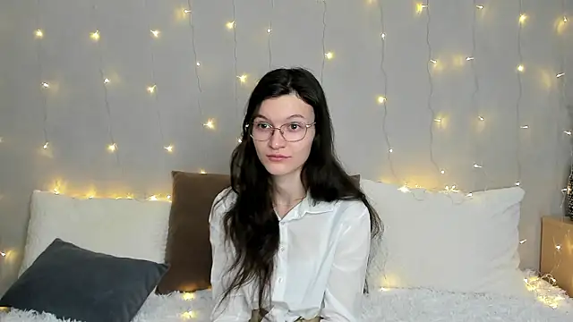 ThoraMarola online show from 02.03.26