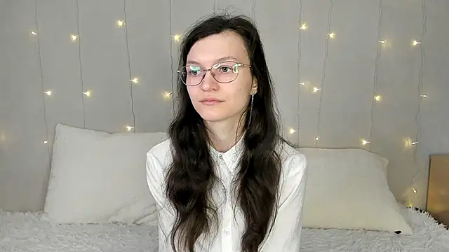 ThoraMarola online show from 02.20.26