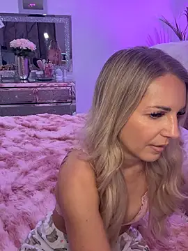 JulieSol online show from 02.10.26