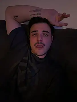 Snapshot of Derekmars chatting on 03.24.26 Derekmars online show from 03.24.26