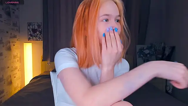 Snapshot of OwlLynn chatting on 02.07.26 OwlLynn online show from 02.07.26