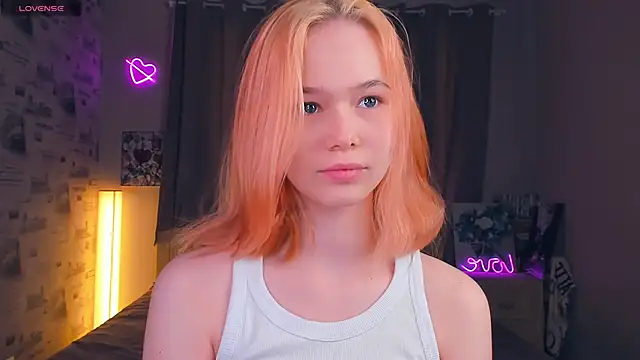 Snapshot of OwlLynn chatting on 02.20.26 OwlLynn online show from 02.20.26