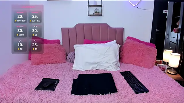 Nina curves online show from 02.07.26