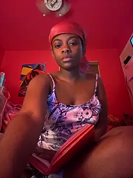 Snapshot of loventries chatting on 02.20.26 loventries online show from 02.20.26