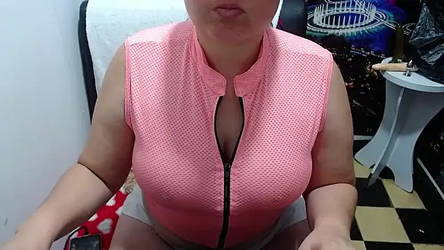 Snapshot of tila_nastyy chatting on 06.18.26 tila nastyy online show from 06.18.26