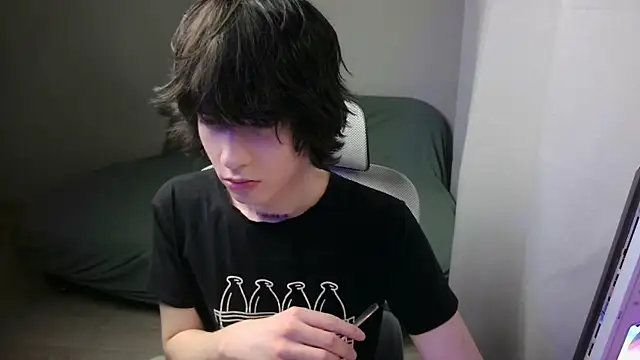 LeonBoykisser online show from 02.06.26