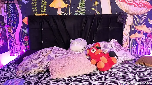 victoriia thompson online show from 04.14.26