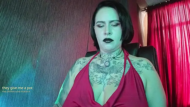 Snapshot of Mistressolivia07 chatting on 05.08.26 Mistressolivia07 online show from 05.08.26