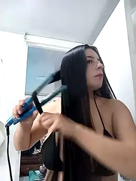 adhara montiel  online show from 02.12.26