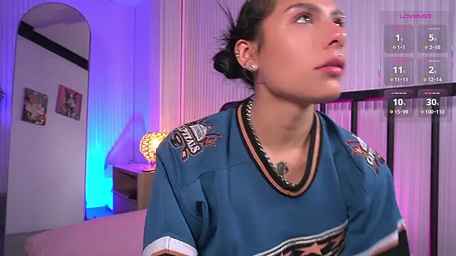 Molly  davis online show from 03.23.26